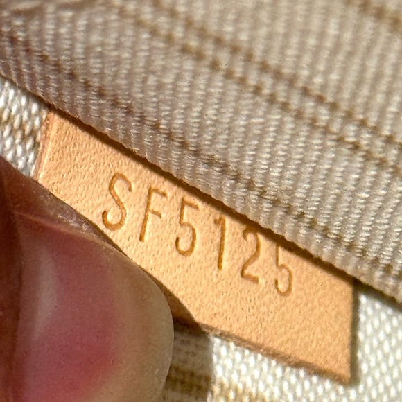 Louis Vuitton Damier Azur MM Pouchette / Clutch - Picture 12 of 13